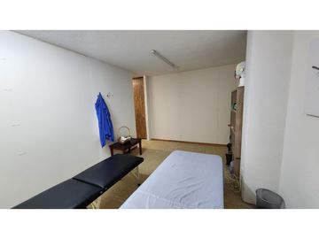 Oficina En Venta Con Coworking  Ideal Clinicas, Escuela Plaza Dorada
