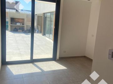 Venta casa 3 dormitorios, nivel gerencia, Cipolleti, B° Plaza Pueblo