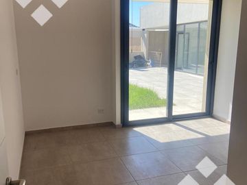 Venta casa 3 dormitorios, nivel gerencia, Cipolleti, B° Plaza Pueblo