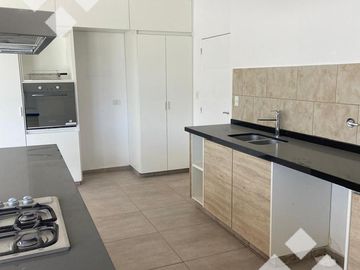 Venta casa 3 dormitorios, nivel gerencia, Cipolleti, B° Plaza Pueblo