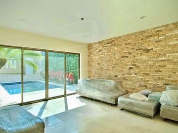 CASA EN VISTA HERMOSA