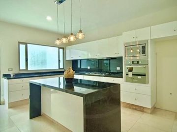 CASA EN VISTA HERMOSA