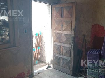 Casa a reciclar con parque en lote propio en Ramos Mejía