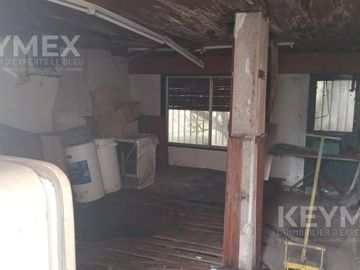 Casa a reciclar con parque en lote propio en Ramos Mejía
