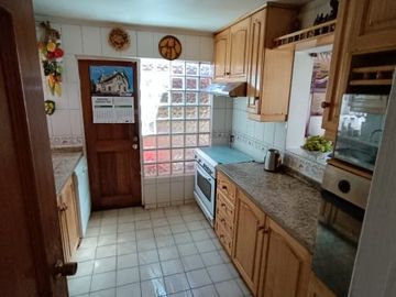 Vendo amplia casa en sector centro Norte de Villa Alemana