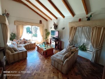 Vendo amplia casa en sector centro Norte de Villa Alemana