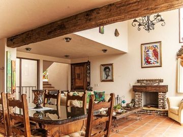 Casa estilo mexicano moderno