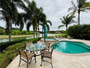 Venta de apartamento en Buenaventura Rio Hato.