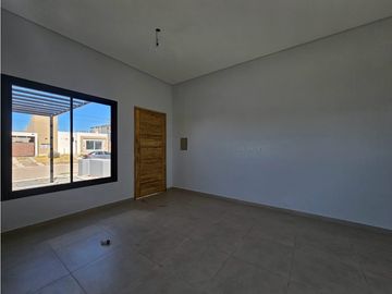 VENTA · CASA  · 3 DORMITORIO · MAIPÚ · BARRIO PRIVADO