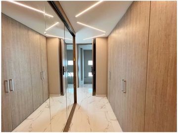 EN VENTA CASA DE 3 PISOS EN EL SECTOR DE CRESPO