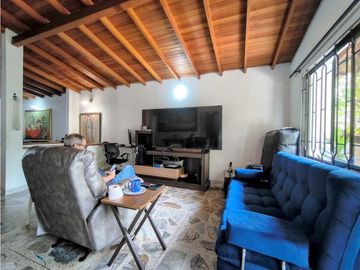 VENTA DE CASA EN BELEN, FUNCIONAL PARA OFICINA O VIVIENDA