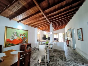 VENTA DE CASA EN BELEN, FUNCIONAL PARA OFICINA O VIVIENDA