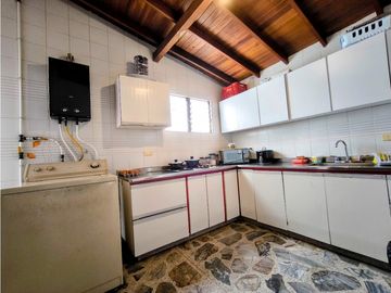 VENTA DE CASA EN BELEN, FUNCIONAL PARA OFICINA O VIVIENDA