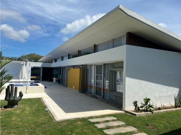 Casa campestre en condominio para la venta en Cerritos, Pereira!!!
