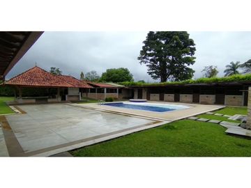 Casa campestre en condominio para la venta en Cerritos, Pereira!!!