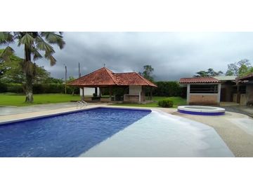 Casa campestre en condominio para la venta en Cerritos, Pereira!!!