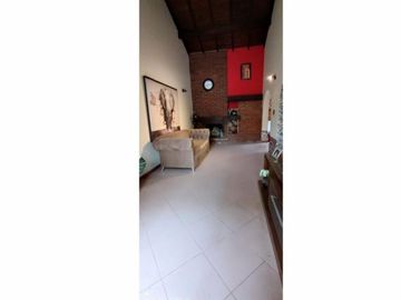 VENDO CHALET 4 AMBIENTES, TOMA PERMUTA