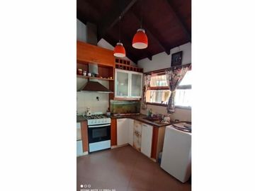 VENDO CHALET 4 AMBIENTES, TOMA PERMUTA