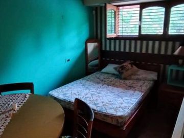 VENDO CHALET 4 AMBIENTES, TOMA PERMUTA