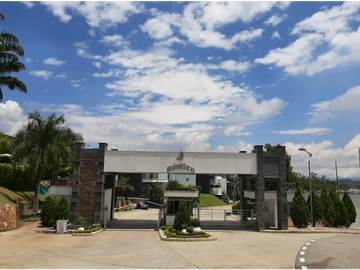EN VENTA CASA CABAÑA EN NAUTICA RUITOQUE GOLF CONDOMINIO