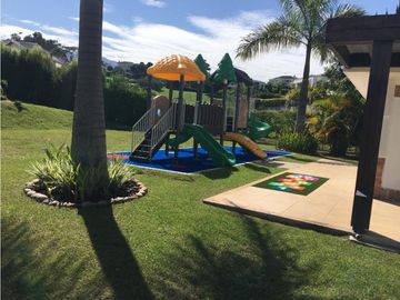 EN VENTA CASA CABAÑA EN NAUTICA RUITOQUE GOLF CONDOMINIO