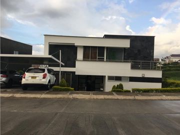 EN VENTA CASA CABAÑA EN NAUTICA RUITOQUE GOLF CONDOMINIO