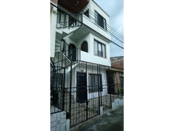 VENTA DE CASA EN PORTALES DE COMFANDI G.B.