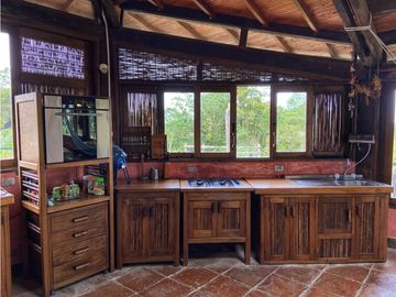 VENTA EXCELENTE FINCA 73 CUADRAS. 5 MINUTOS DE CIRCASIA