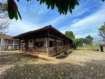 VENTA EXCELENTE FINCA 73 CUADRAS. 5 MINUTOS DE CIRCASIA