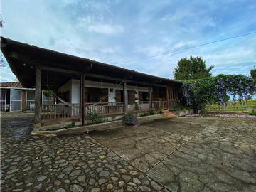 VENTA EXCELENTE FINCA 73 CUADRAS. 5 MINUTOS DE CIRCASIA