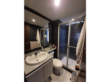 VENTA DE APARTAMENTO EN UNIDAD COMPLETA LOMA DE LOS BERNAL PARTE BAJA