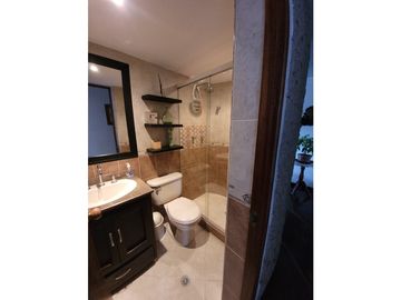 VENTA DE APARTAMENTO EN UNIDAD COMPLETA LOMA DE LOS BERNAL PARTE BAJA