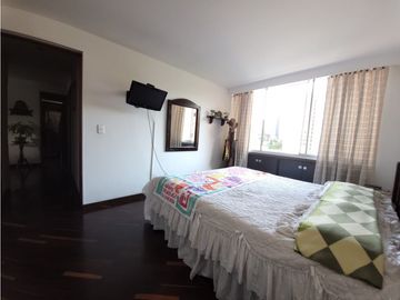VENTA DE APARTAMENTO EN UNIDAD COMPLETA LOMA DE LOS BERNAL PARTE BAJA