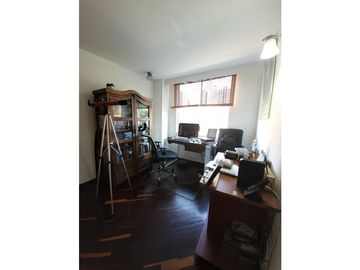 VENTA DE APARTAMENTO EN UNIDAD COMPLETA LOMA DE LOS BERNAL PARTE BAJA