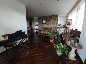 VENTA DE APARTAMENTO EN UNIDAD COMPLETA LOMA DE LOS BERNAL PARTE BAJA