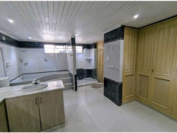 ESPECTACULAR CASA MANSION 560MTS, 5 ALCOBAS, ALTOS DE RIOMAR