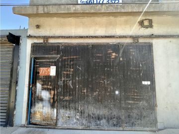 Local con oficinas. Sector Santiago Troncoso, Juárez Chih.