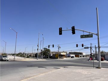 Local con oficinas. Sector Santiago Troncoso, Juárez Chih.