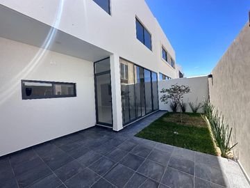 CASA EN VENTA EN SOLARES No. 207, SOARÉ III, COTO ALTANZA , ZAPOPAN