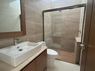 CASA EN VENTA EN SOLARES No. 207, SOARÉ III, COTO ALTANZA , ZAPOPAN