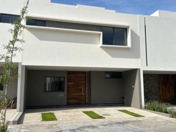 CASA EN VENTA EN SOLARES No. 207, SOARÉ III, COTO ALTANZA , ZAPOPAN