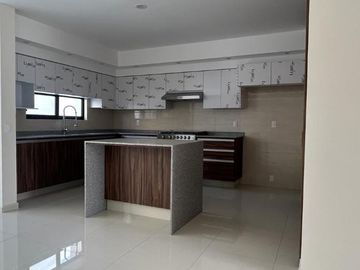 CASA EN VENTA EN SOLARES No. 207, SOARÉ III, COTO ALTANZA , ZAPOPAN