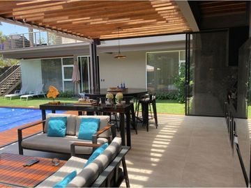 VENTA DE CASA, VALLE DE BRAVO
