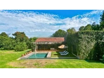 RANCHO CON HUERTA DE AGUACATE