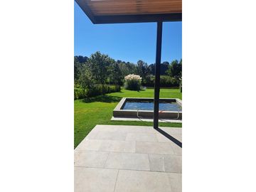 CASA  CON LAGO EN VENTA SAN SIMON