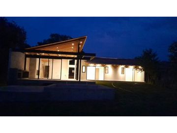CASA  CON LAGO EN VENTA SAN SIMON