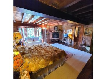 CASA EN VENTA EN AVNDARO