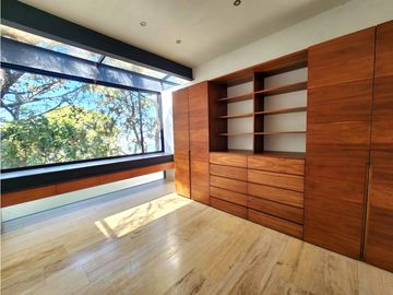 CASA EN VENTA CON VISTA AL LAGO EN VALLE DE BRAVO