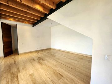 CASA EN VENTA CON VISTA AL LAGO EN VALLE DE BRAVO