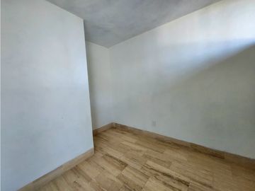 CASA EN VENTA CON VISTA AL LAGO EN VALLE DE BRAVO